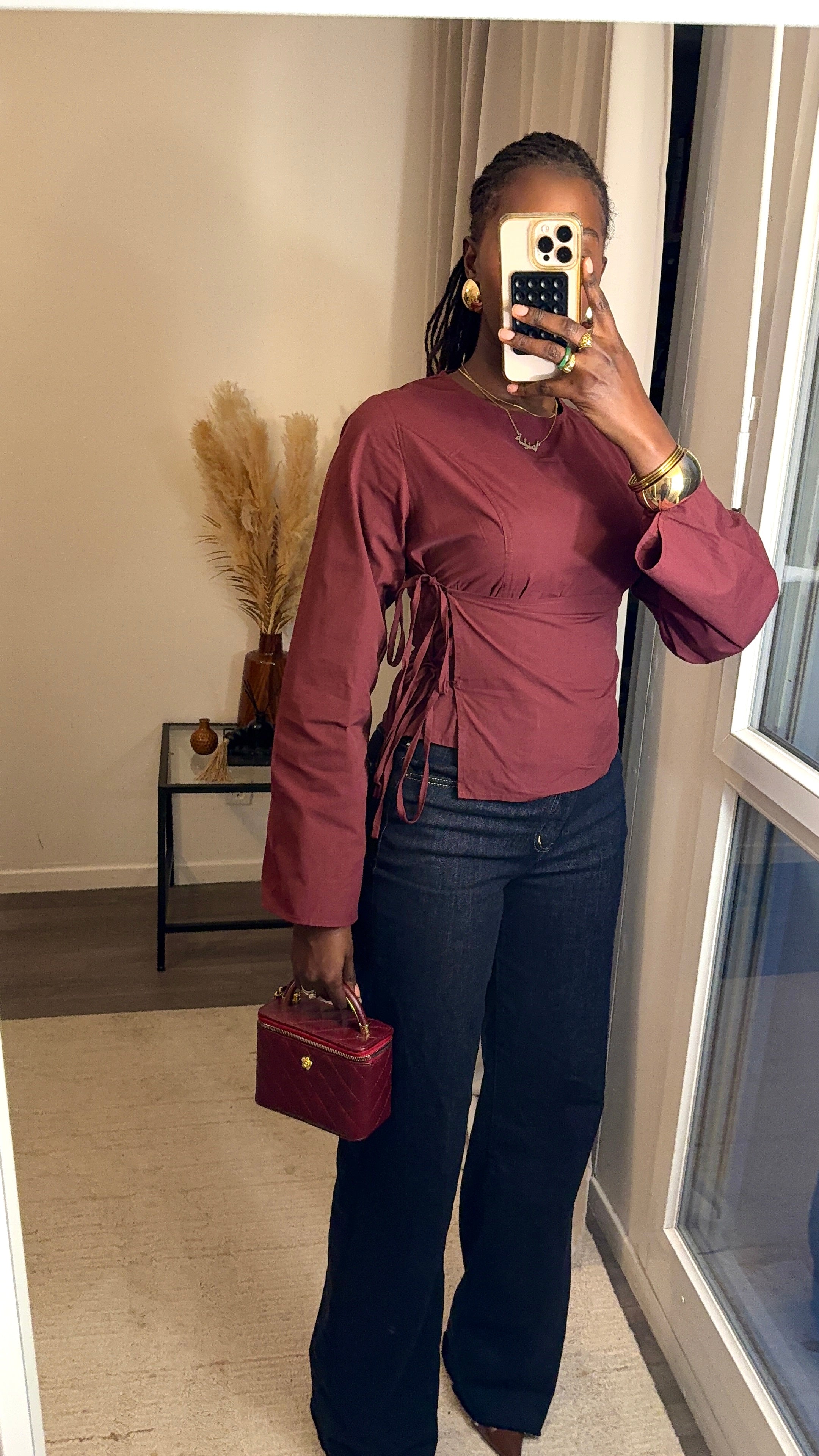 Haut cintré avec lacets bordeau